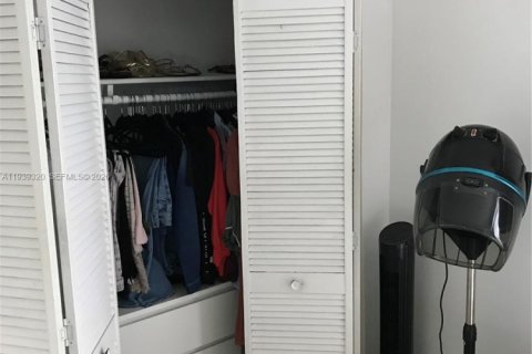 Copropriété à louer à Miami, Floride: 2 chambres, 82.78 m2 № 1996613 - photo 12