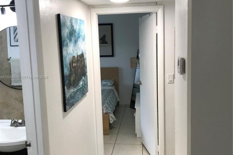 Copropriété à louer à Miami, Floride: 2 chambres, 82.78 m2 № 1996613 - photo 19