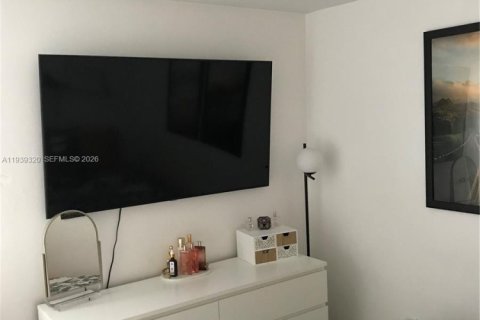 Copropriété à louer à Miami, Floride: 2 chambres, 82.78 m2 № 1996613 - photo 16