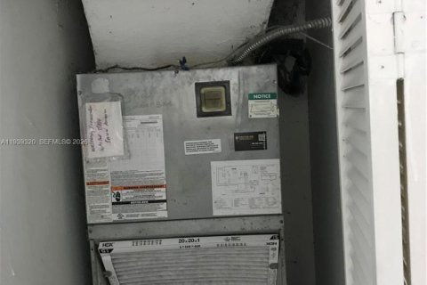 Copropriété à louer à Miami, Floride: 2 chambres, 82.78 m2 № 1996613 - photo 15