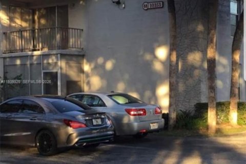 Copropriété à louer à Miami, Floride: 2 chambres, 82.78 m2 № 1996613 - photo 3