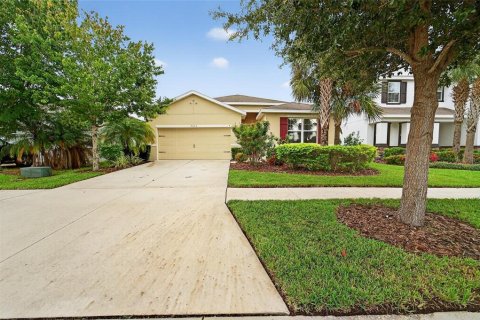 House in Apollo Beach, Florida 4 bedrooms, 205.22 sq.m. № 1903607 - photo 1