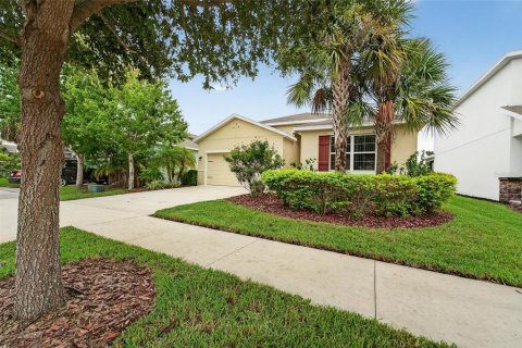 House in Apollo Beach, Florida 4 bedrooms, 205.22 sq.m. № 1903607 - photo 2