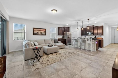 House in Apollo Beach, Florida 4 bedrooms, 205.22 sq.m. № 1903607 - photo 11