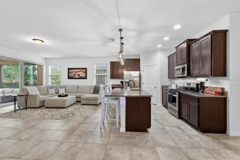 House in Apollo Beach, Florida 4 bedrooms, 205.22 sq.m. № 1903607 - photo 12