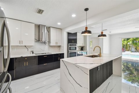 Villa ou maison à vendre à Saint Petersburg, Floride: 4 chambres, 206.8 m2 № 1843890 - photo 10