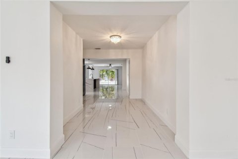 Villa ou maison à vendre à Saint Petersburg, Floride: 4 chambres, 206.8 m2 № 1843890 - photo 6