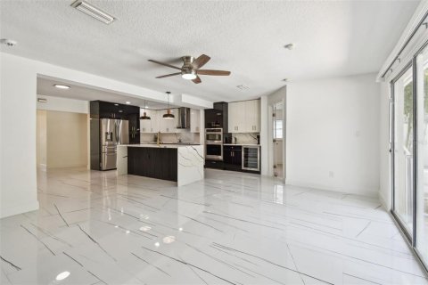 Villa ou maison à vendre à Saint Petersburg, Floride: 4 chambres, 206.8 m2 № 1843890 - photo 14