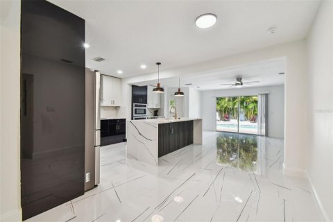Villa ou maison à vendre à Saint Petersburg, Floride: 4 chambres, 206.8 m2 № 1843890 - photo 8