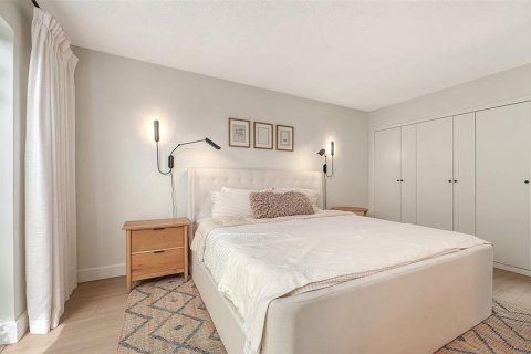 Copropriété à vendre à Sarasota, Floride: 3 chambres, 122.72 m2 № 2389197 - photo 25