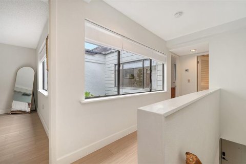 Copropriété à vendre à Sarasota, Floride: 3 chambres, 122.72 m2 № 2389197 - photo 30