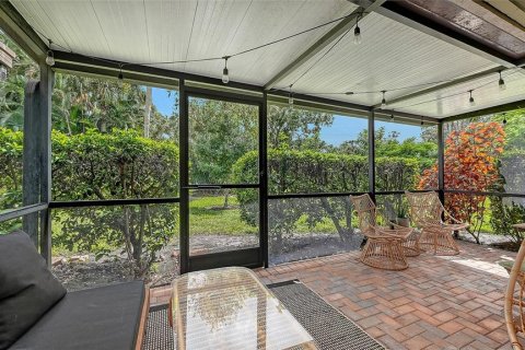 Copropriété à vendre à Sarasota, Floride: 3 chambres, 122.72 m2 № 2389197 - photo 20