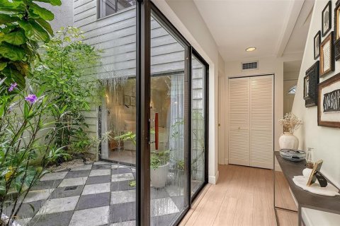 Copropriété à vendre à Sarasota, Floride: 3 chambres, 122.72 m2 № 2389197 - photo 16