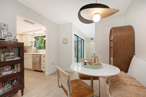 Copropriété à vendre à Sarasota, Floride: 3 chambres, 122.72 m2 № 2389197 - photo 14
