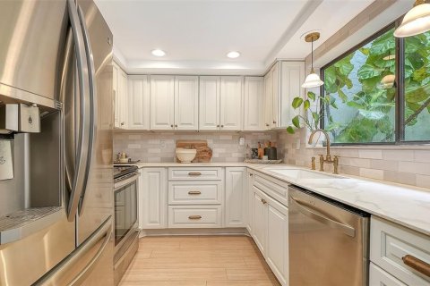 Copropriété à vendre à Sarasota, Floride: 3 chambres, 122.72 m2 № 2389197 - photo 10