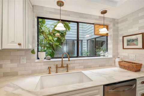 Copropriété à vendre à Sarasota, Floride: 3 chambres, 122.72 m2 № 2389197 - photo 13