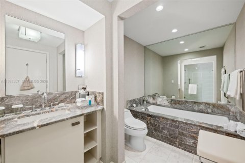 Condo in Fort Lauderdale, Florida  № 2265168 - photo 9