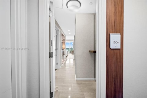 Condo in Fort Lauderdale, Florida  № 2265168 - photo 2