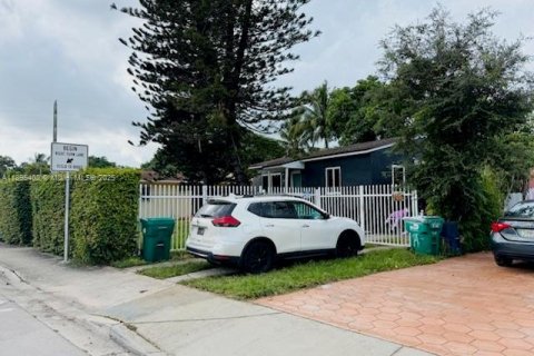 Снять в аренду виллу или дом в Майами, Флорида 2 спальни, 108.42м2, № 1947635 - фото 14