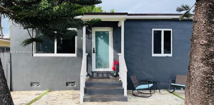 Дом в Майами, Флорида 2 спальни, 108.42м2 № 1947635