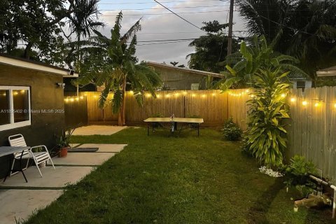 Снять в аренду виллу или дом в Майами, Флорида 2 спальни, 108.42м2, № 1947635 - фото 11