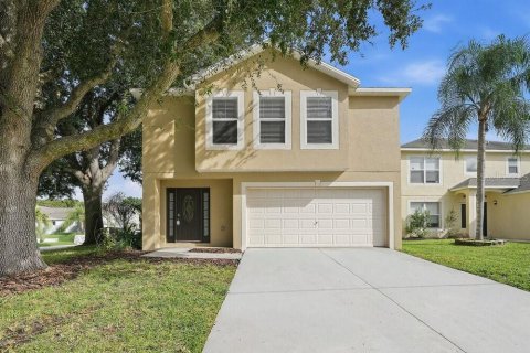 House in Land O' Lakes, Florida 4 bedrooms, 175.77 sq.m. № 2396301