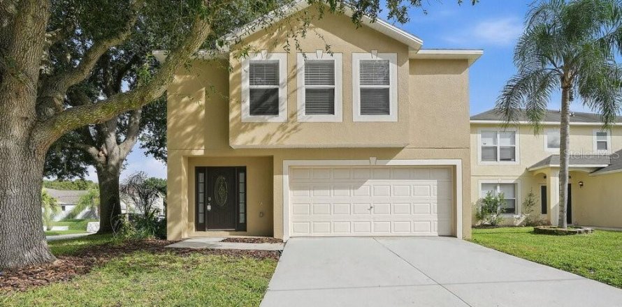 House in Land O' Lakes, Florida 4 bedrooms, 175.77 sq.m. № 2396301