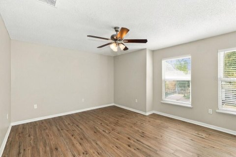 House in Land O' Lakes, Florida 4 bedrooms, 175.77 sq.m. № 2396301 - photo 10