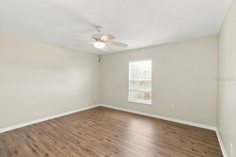 House in Land O' Lakes, Florida 4 bedrooms, 175.77 sq.m. № 2396301 - photo 15