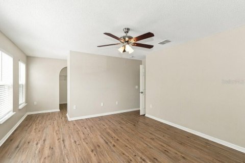 House in Land O' Lakes, Florida 4 bedrooms, 175.77 sq.m. № 2396301 - photo 11