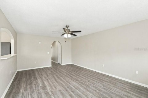 House in Land O' Lakes, Florida 4 bedrooms, 175.77 sq.m. № 2396301 - photo 4