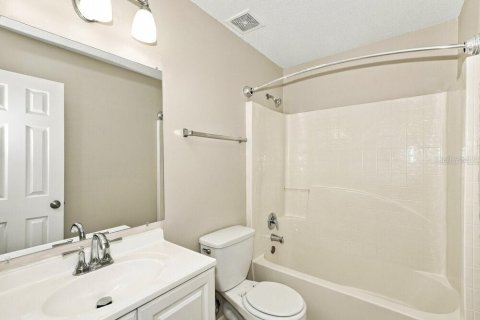 House in Land O' Lakes, Florida 4 bedrooms, 175.77 sq.m. № 2396301 - photo 16