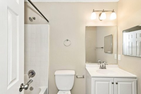 House in Land O' Lakes, Florida 4 bedrooms, 175.77 sq.m. № 2396301 - photo 12