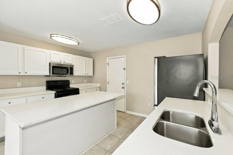 House in Land O' Lakes, Florida 4 bedrooms, 175.77 sq.m. № 2396301 - photo 8