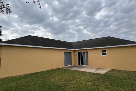 Casa en alquiler en Kissimmee, Florida, 4 dormitorios, 152.36 m2 № 1808548 - foto 3