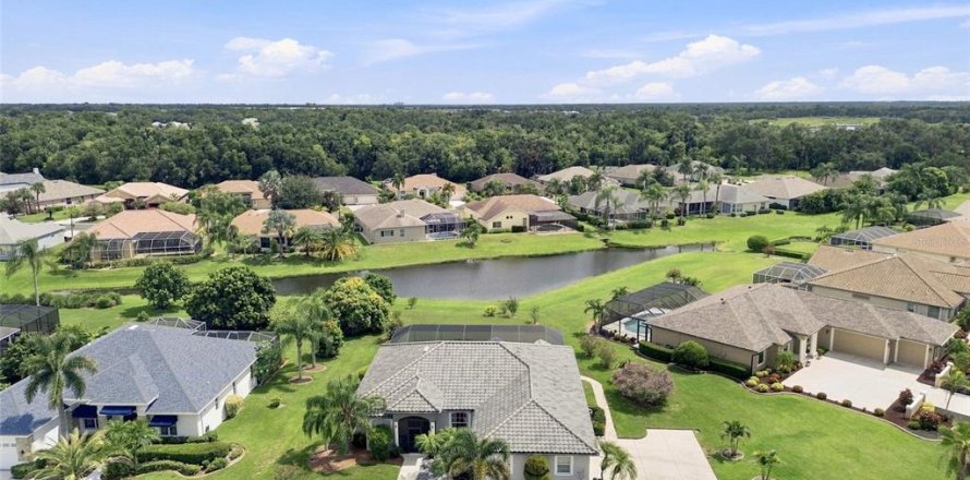 Villa ou maison à Parrish, Floride 3 chambres, 178 m2 № 2356349