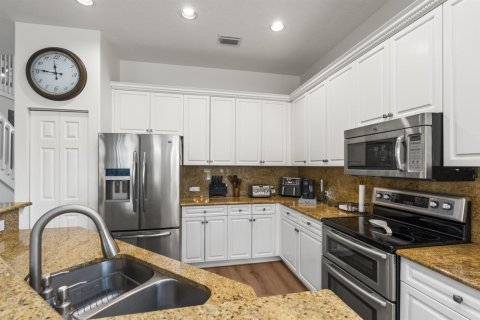 House in Wellington, Florida 4 bedrooms, 230.21 sq.m. № 2147159 - photo 2