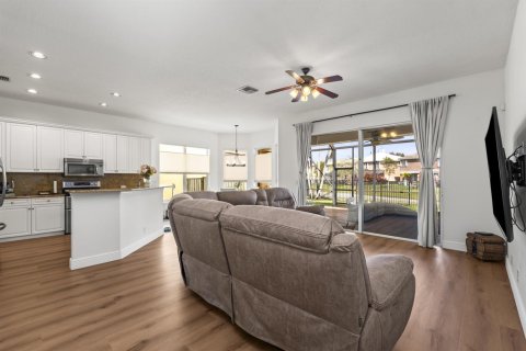 House in Wellington, Florida 4 bedrooms, 230.21 sq.m. № 2147159 - photo 3
