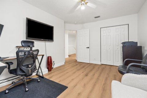 House in Wellington, Florida 4 bedrooms, 230.21 sq.m. № 2147159 - photo 15