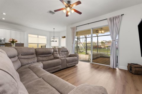 House in Wellington, Florida 4 bedrooms, 230.21 sq.m. № 2147159 - photo 4