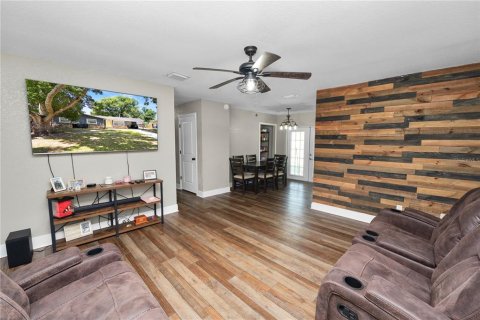 House in Bartow, Florida 3 bedrooms, 102.19 sq.m. № 2120198 - photo 6