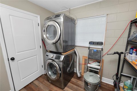 House in Bartow, Florida 3 bedrooms, 102.19 sq.m. № 2120198 - photo 23