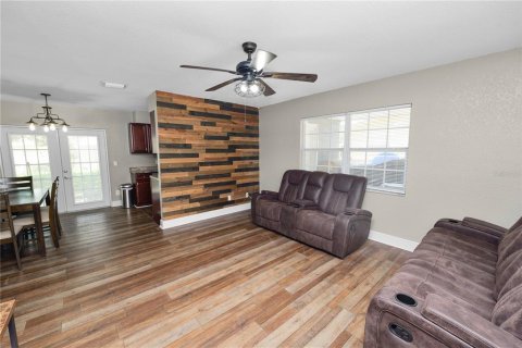 House in Bartow, Florida 3 bedrooms, 102.19 sq.m. № 2120198 - photo 5