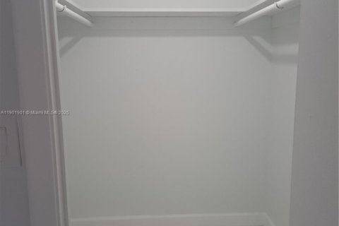 Condo in Miami, Florida, 2 bedrooms  № 1953323 - photo 19
