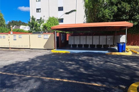 Condo in Miami, Florida, 2 bedrooms  № 1953323 - photo 25