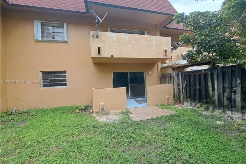 Condo in Miami, Florida, 2 bedrooms  № 1953323 - photo 21