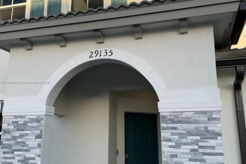 Casa en venta en Miami, Florida, 3 dormitorios, 149.76 m2 № 1967427 - foto 1