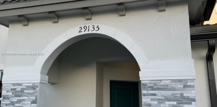 Casa en Miami, Florida 3 dormitorios, 149.76 m2 № 1967427