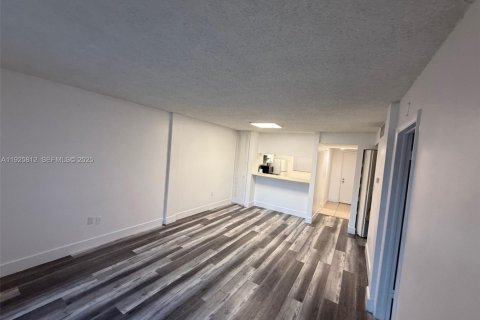 Copropriété à louer à Miami, Floride: 2 chambres, 74.32 m2 № 1984298 - photo 9