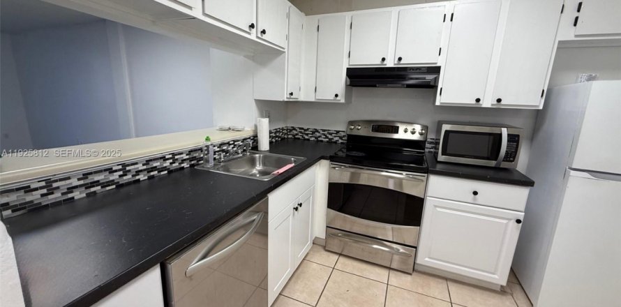 Condo à Miami, Floride, 2 chambres  № 1984298